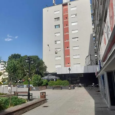 Square Apartment
